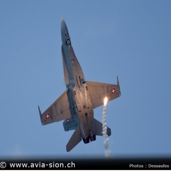 FA18 Display - 104